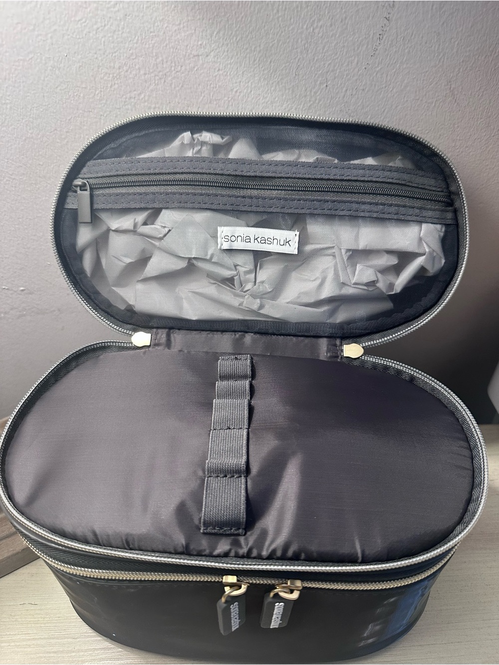 Sonia Kashuk Glossy Black Cosmetic Train Case - Picture 5 of 6